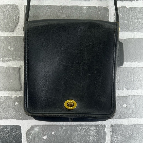 Coach Handbags - Vintage Coach 9620 Compact Pouch Crossbody Shoulder Bag Black Leather Flap